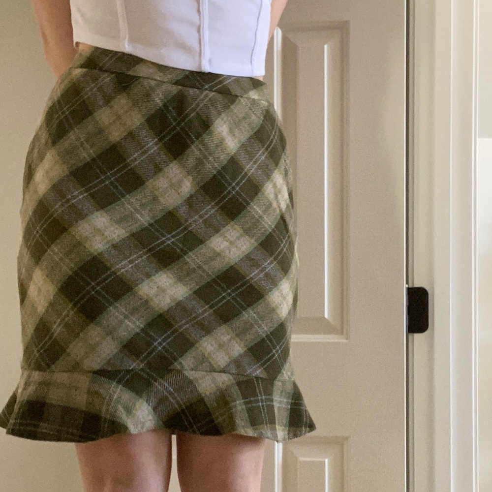 Cute multicolor plaid ruffled loft skirt